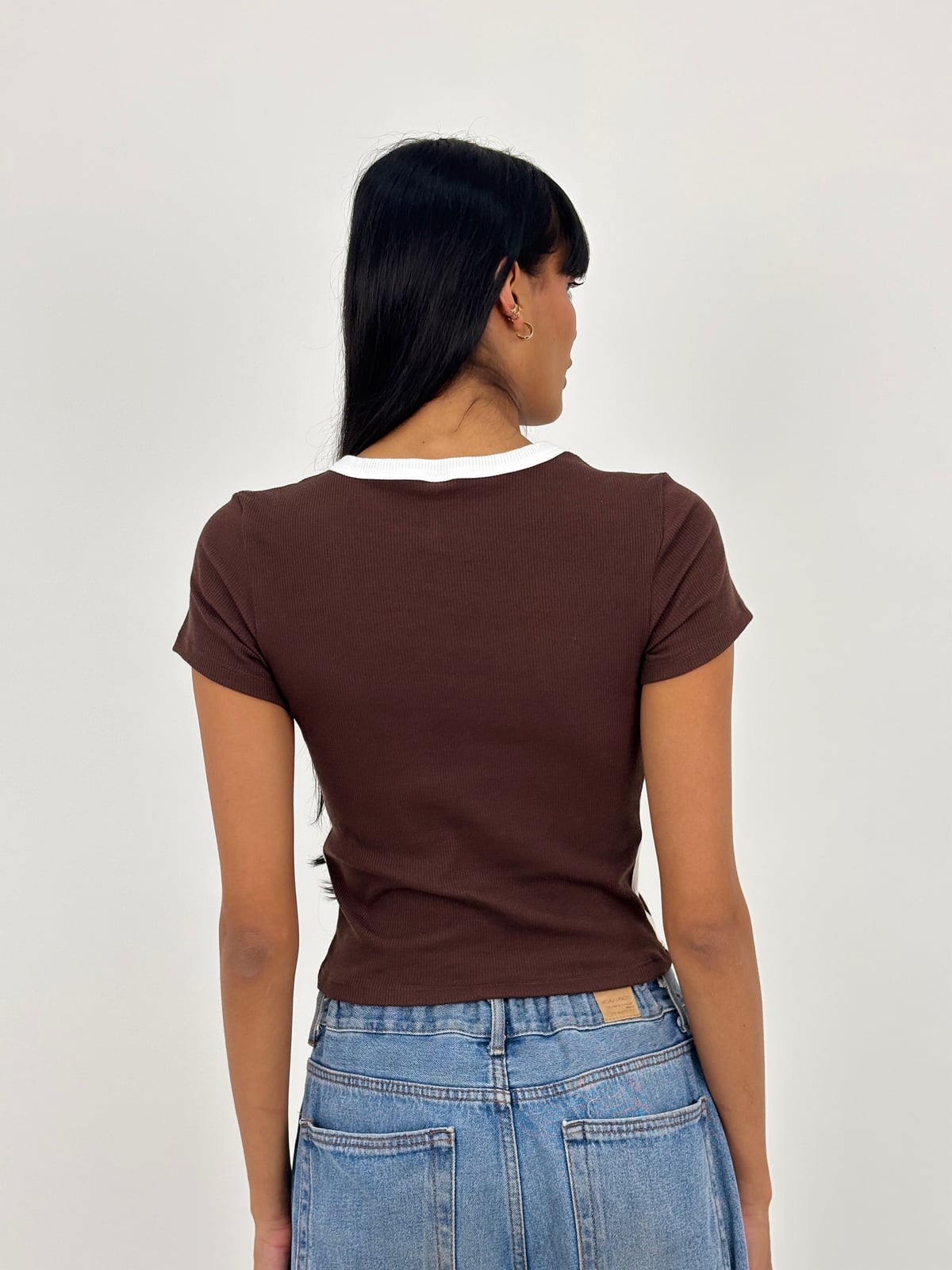 Blusa Cuello Redondo Dama Rib blank, color café sesgo cremoso - Tu Prenda