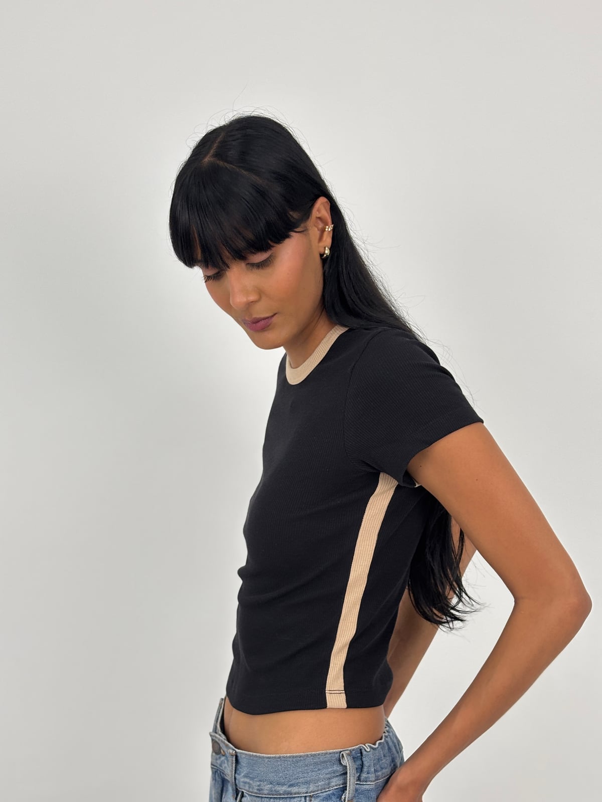 Blusa Cuello Redondo Dama Rib blank, color negro sesgo arena - Tu Prenda