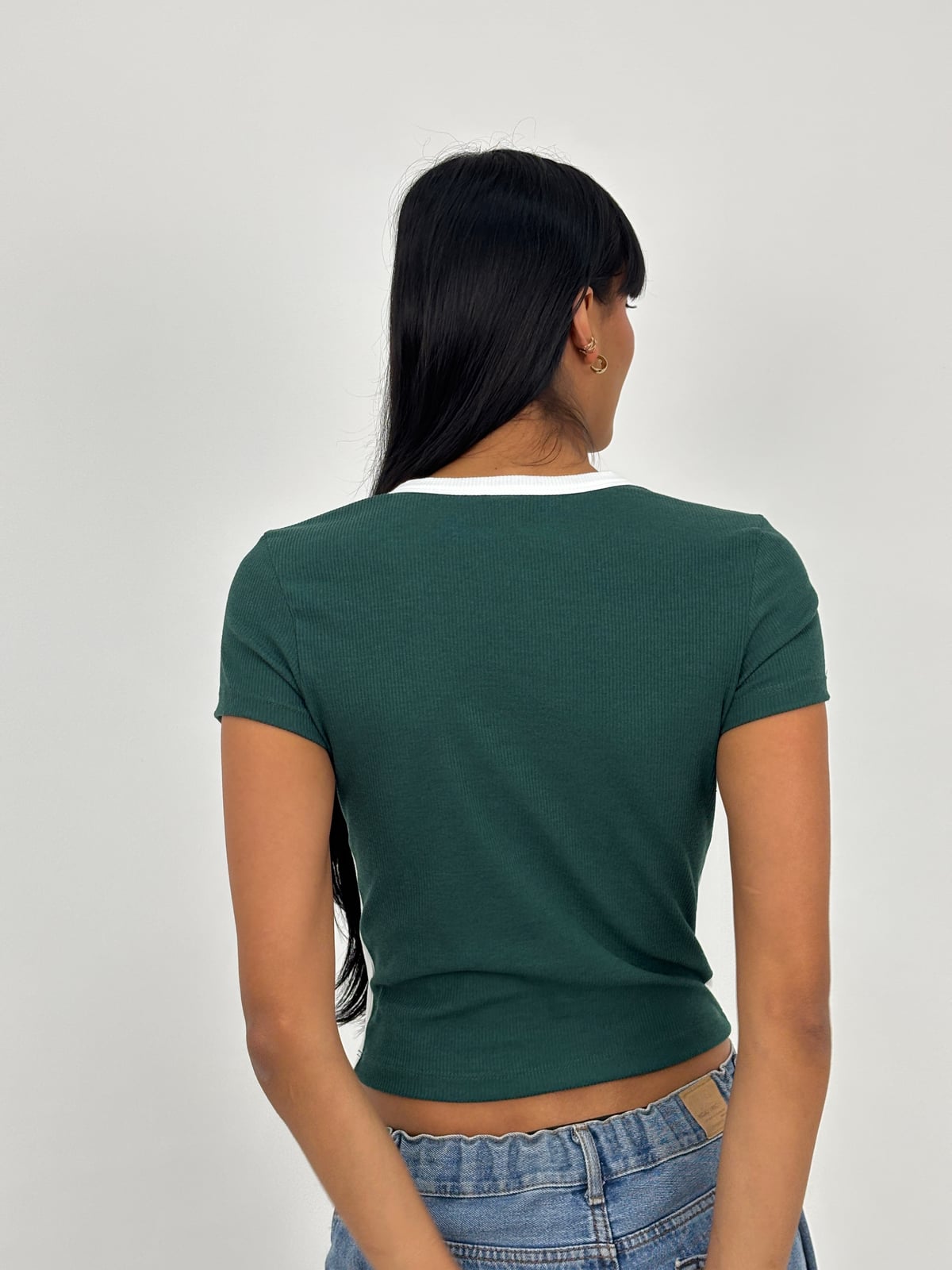 Blusa Cuello Redondo Dama Rib blank, color verde botella sesgo cremoso - Tu Prenda