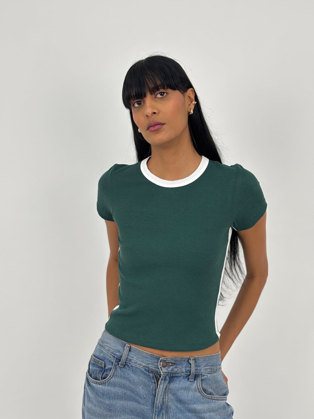 Blusa Cuello Redondo Dama Rib blank, color verde botella sesgo cremoso - Tu Prenda