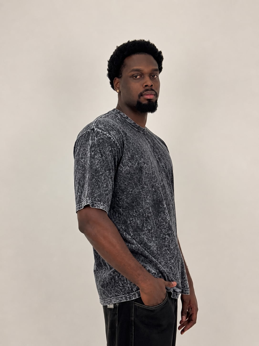 Camiseta Oversize Acid Wash blank, color negro cross - Tu Prenda