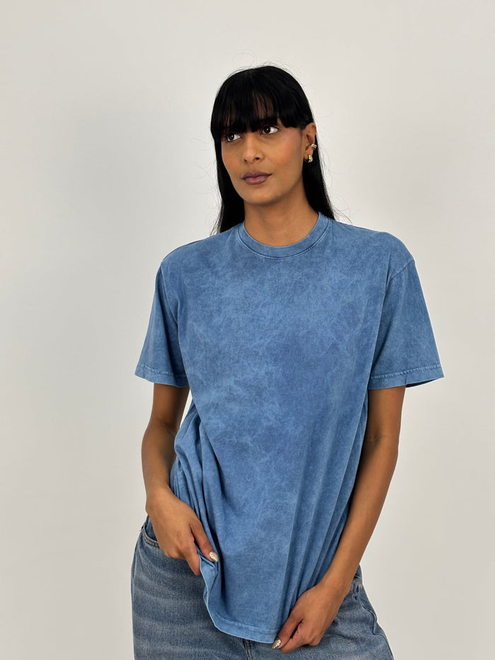 Camiseta Acid Wash Regular Fit blank, color azul - Tu Prenda