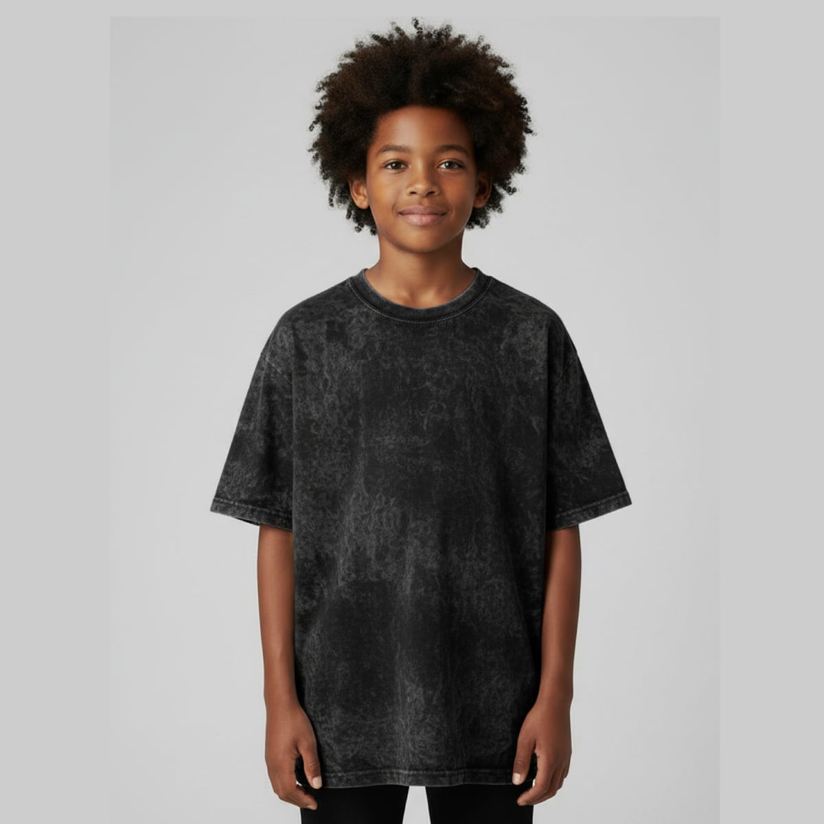 Camiseta Oversize Niño Acid Wash blank, color negro - Tu Prenda