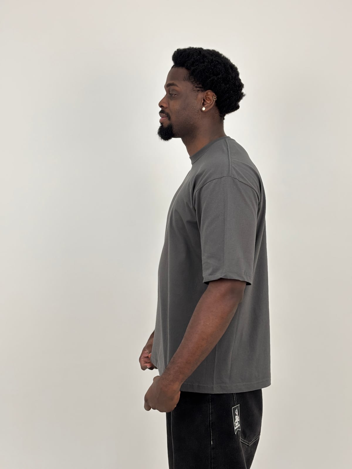Camiseta Qatar Semioversize blank, color gris plata - Tu Prenda