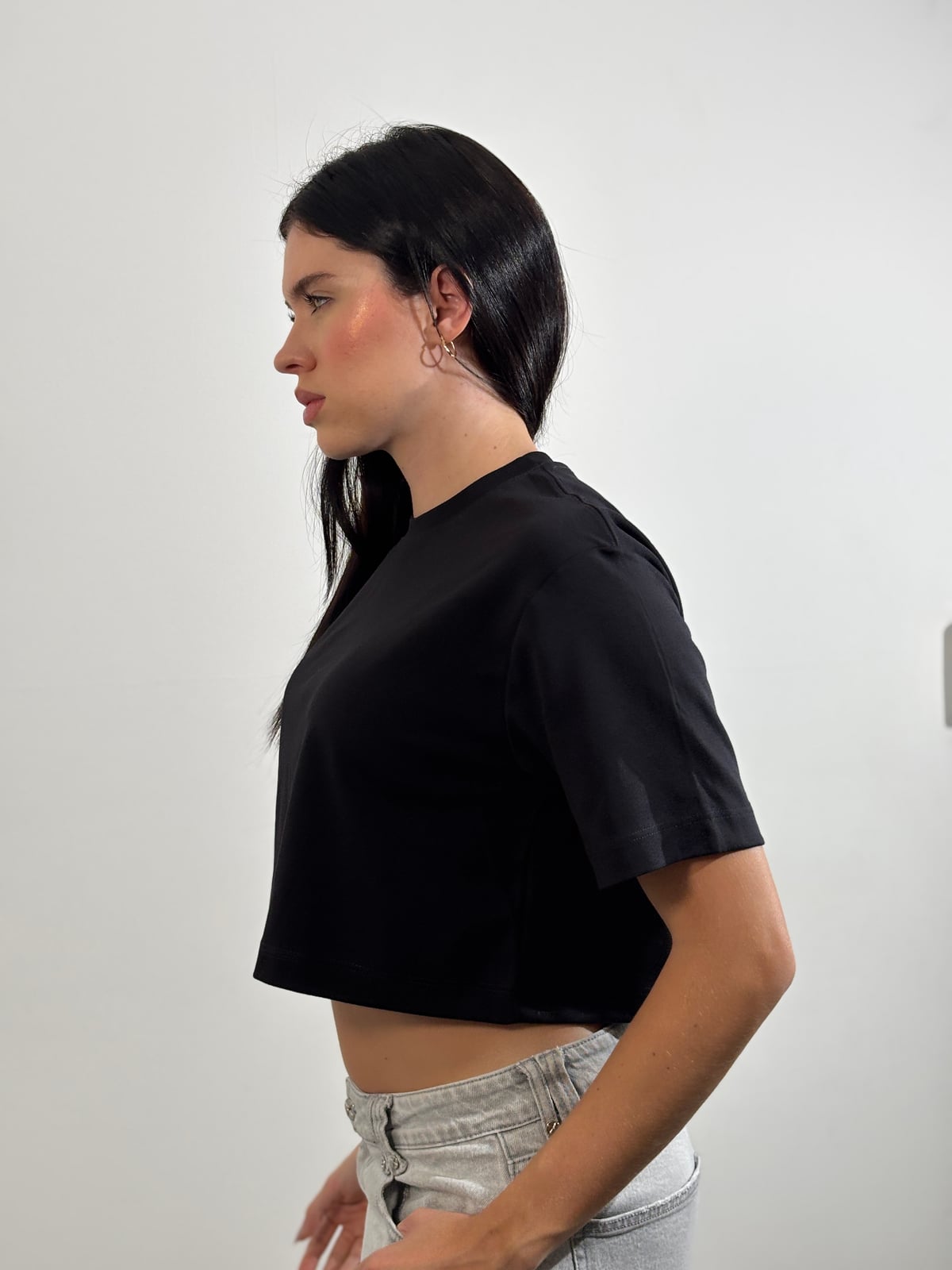 Crop Top Dama Qatar blank, color negro - Tu Prenda