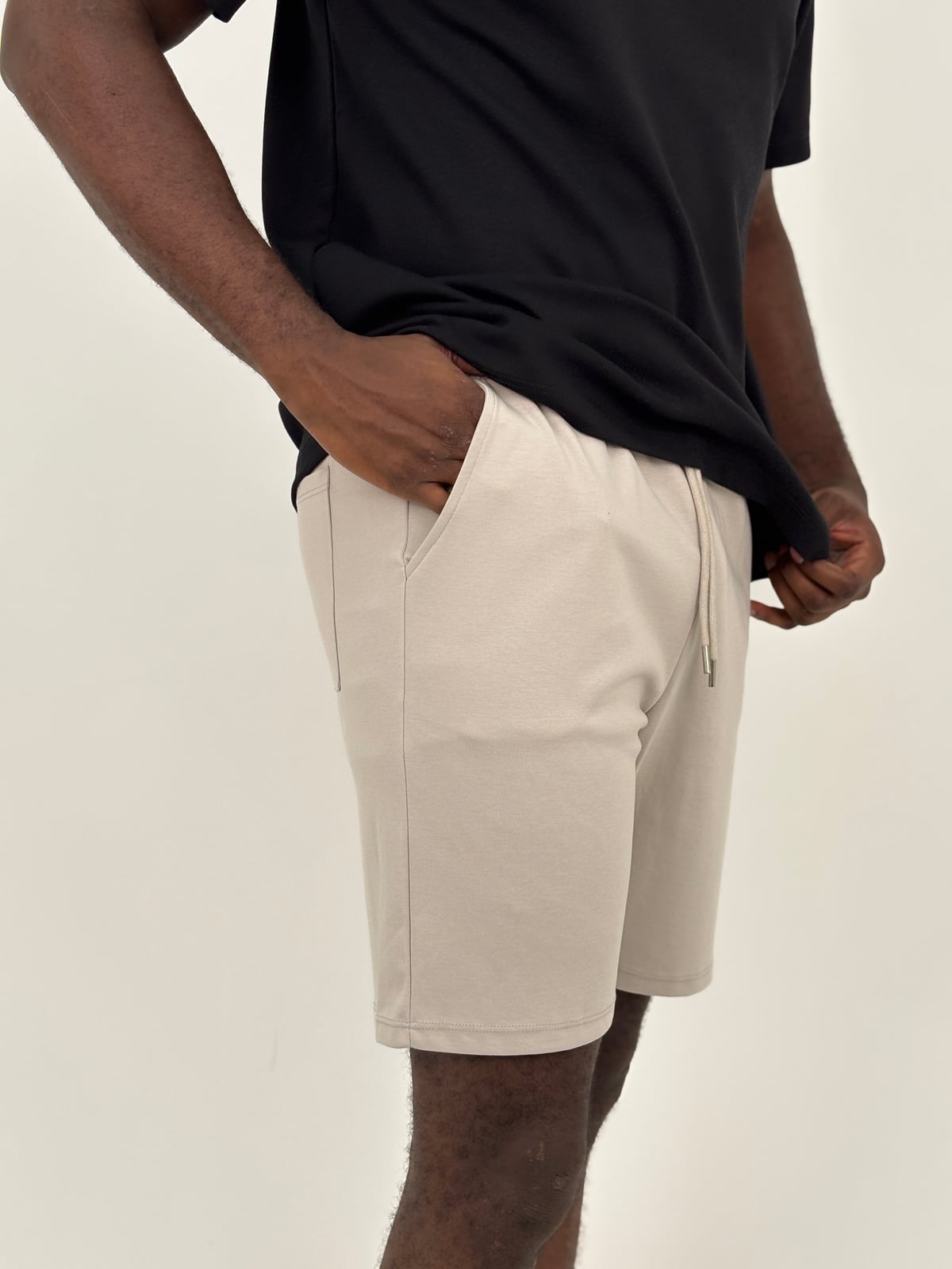 Pantaloneta Qatar Hombre blank, color crema - Tu Prenda