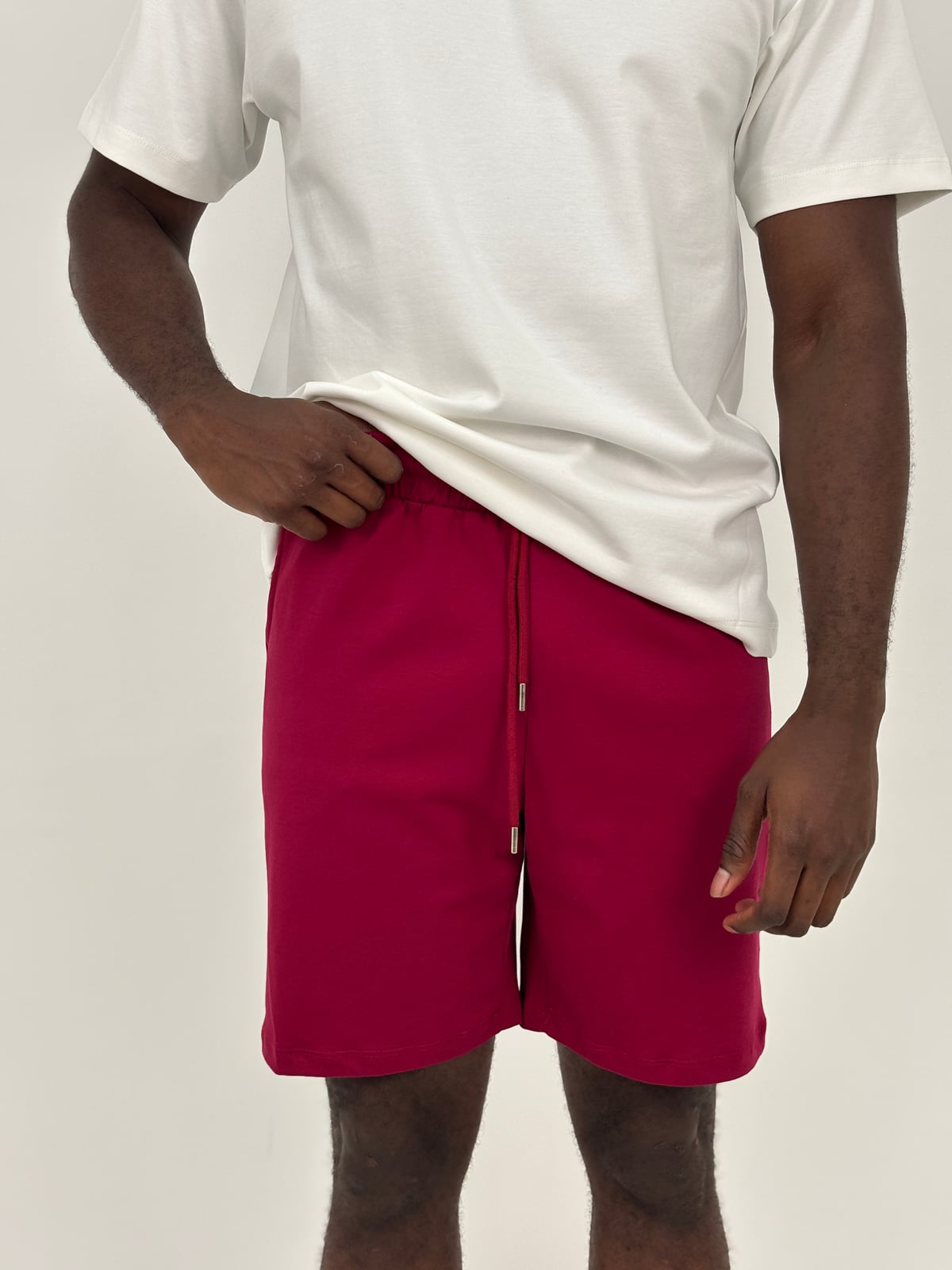 Pantaloneta Qatar Hombre blank, color vino tinto - Tu Prenda